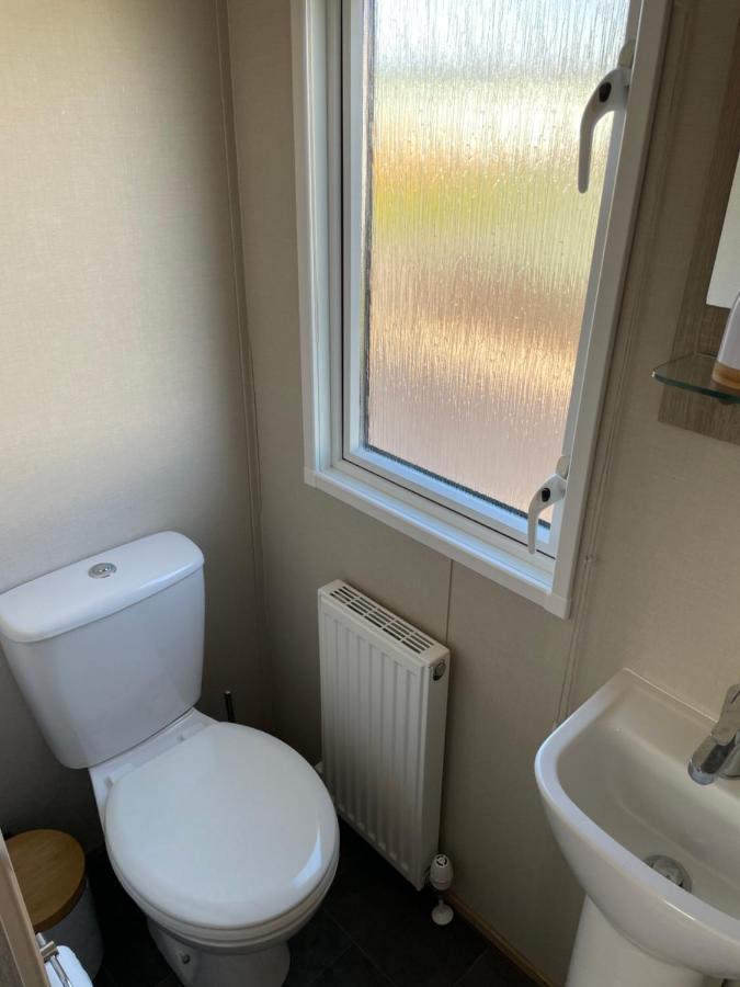 Beautiful 2 Bedroom Helmsley Lodge Northampton Exterior photo